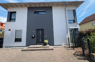 Villa kaufen in 61194 Niddatal, Niddatal - Walmdach Villa von Privat freistehendes Einfamilienhaus