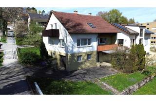 Einfamilienhaus kaufen in 72793 Pfullingen, Pfullingen - Freistehendes Einfamilienhaus mit drei Garagen in bester Lage
