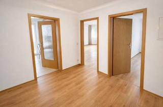 Wohnung mieten in 86381 Krumbach, Gepflegte 3-Zimmer-Erdgeschosswohnung mit 2 Balkonen in ruhiger Lage