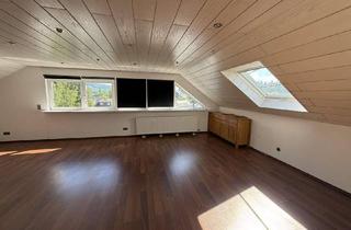 Wohnung mieten in 55494 Rheinböllen, Sofort bezugsfertige 3-Zimmer-Dachgeschosswohnung mit 85 m² und schönem Ausblick