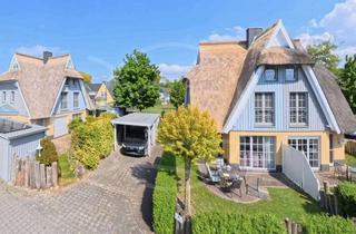 Haus kaufen in 18374 Zingst, Helle Haushälfte unter Reet mit 3 Szi, 3 Bädern, Kamin, Fußbodenheizung & Carport.