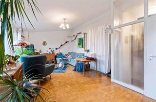 Wohnung kaufen in Schwarzwaldstraße 77, 79102 Oberau, Dachgeschosswohnung mit großem Sonnenbalkon & Weitblick über Freiburg – ruhige Hinterhauslage