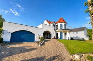 Villa kaufen in 31737 Rinteln, Traumhafte Villa mit Einliegerwohnung. Doppelgarage, Carport und großem Garten. OT Möllenbeck