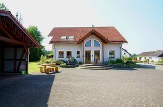 Haus kaufen in Wasserfuhr 17, 51688 Wipperfürth, Großzügiges Ein- bis Zweifamilienhaus im Landhausstil nahe Wipperfürth