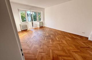 Wohnung mieten in 47799 Cracau, Stilvolle Altbauwohnung mit Fischgrätparkett, neuem Bad & parkähnlichem Garten im Bismarckviertel