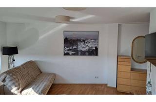 Wohnung mieten in Theodor-Heuss-Ring, 50668 Altstadt-Nord, Wohnen mit Aussicht auf Zeit: Möblierte 2-Zimmer-Wohnung mit atemberaubendem Köln