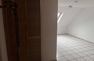 Wohnung mieten in Gerhardstraße, 45309 Schonnebeck, Helle 2-Zimmer Dachgeschosswohnung in Essen-Schonnebeck
