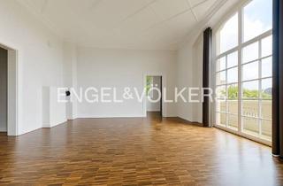 Wohnung mieten in 97422 Deutschhof, Wohnen mit Stil – exklusive Traumwohnung mit kleinem Balkon und schicker Einbauküche