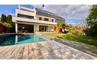 Villa kaufen in 71642 Ludwigsburg, Private Familienvilla mit Pool-Oase und großem Garten – provisionsfrei