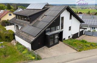 Haus kaufen in 78086 Brigachtal, Zuhause ankommen in Klengen! Charmantes Zweifamilienhaus mit großem Platzangebot, PV-Anlage und mehr