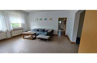 Wohnung kaufen in 55768 Hoppstädten-Weiersbach, Charmante 6-Zimmer-Erdgeschosswohnung mit Stellplatz in ruhiger Lage – provisionsfrei