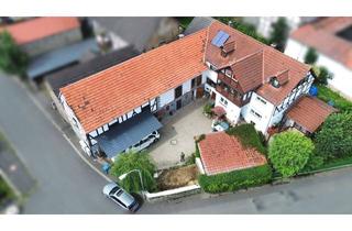 Bauernhaus kaufen in 34576 Homberg, Bauernhaus bei Homberg/Efze: 260 m² Wohnfläche, Scheune und Stallungen warten auf Sie!