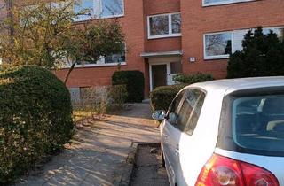 Wohnung kaufen in 21465 Reinbek, Reinbek - ETW mit grosse Loggia, frisch renoviert, inklusiv Garage .