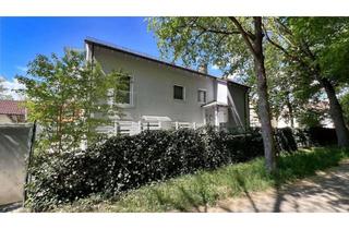 Wohnung kaufen in 93051 Großprüfening-Dechbetten-Königswiesen, Stilvolle Dachgeschosswohnung mit besonderen Charakter