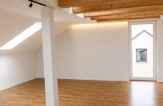Wohnung kaufen in 93051 Großprüfening-Dechbetten-Königswiesen, Hochwertige Dachgeschosswohnung mit Stil und Atmosphäre