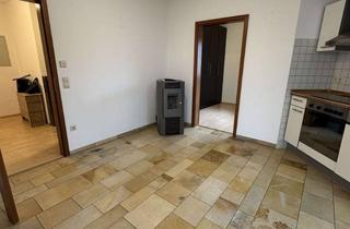 Wohnung kaufen in 75210 Keltern, Kapitalanleger und Eigennutzer: Gepflegte 2,5-Zimmer-Wohnung in Dietlingen