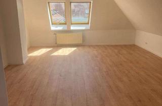 Wohnung mieten in Kösenerstraße 36, 06618 Naumburg, Frisch renovierte 2-Zimmer-DG-Wohnung mit neuem Laminat – zentrumsnah in Naumburg
