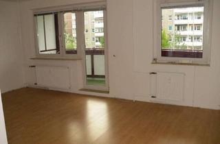 Wohnung mieten in Gutsmuthsplatz 16, 99610 Sömmerda, 3 Raum Whg im 2. OG mit großem verglasten Balkon