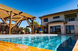 Villa kaufen in 54457 Wincheringen, Luxusvilla mit Infinity-Pool & unverbaubarem Moselblick bis nach Luxemburg
