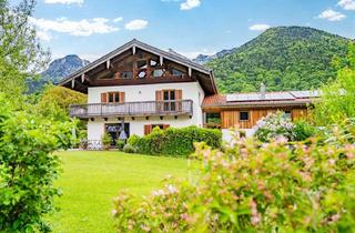 Haus kaufen in 83259 Schleching, Rarität: 2014 liebevoll kernsaniertes Anwesen im Landhaus-Stil mit Alpenblick in malerischer Lage