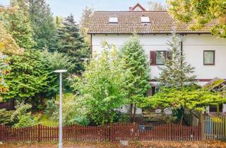 Doppelhaushälfte kaufen in 12307 Lichtenrade, Renovierte Doppelhaushälfte bahnhofsnah in Lichtenrade - Mit Einbauküche, ausgebautem Dach u.v.m.