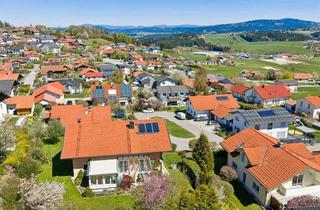 Haus kaufen in 94259 Kirchberg im Wald, Provisionsfrei – Familienfreundliches Haus mit Weitblick, Kamin und sonnigem Garten