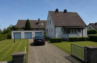 Haus mieten in 97359 Schwarzach, Modernisiertes Familienhaus mit neuer Einbauküche, Garten & 3 Garagen