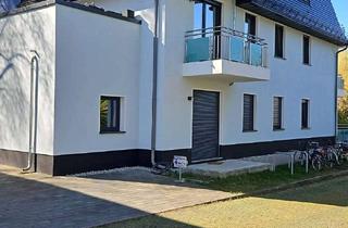 Wohnung mieten in Grünfließer Gang, 12587 Friedrichshagen, Exklusive 3-Zimmer-Wohnung mit Balkon und EBK (DG -mitte, WE 8)