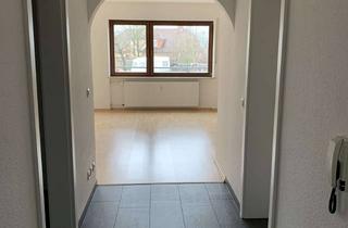 Wohnung mieten in Kastanienweg 17a, 63755 Alzenau, Gepflegte 3-Zimmer-Hochparterre-Wohnung mit Balkon und EBK in Alzenau