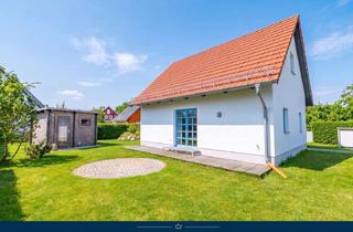 Haus kaufen in Boddenblick 24, 18556 Wiek, Hochwertiges Ferienhaus in Strandnähe: 2023 renoviert, neue Sauna, Premium-Küche & Smart Home!