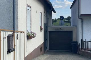 Haus kaufen in Zum Seligmacher 10, 76829 Ranschbach, LD-Ranschbach: Wohnhaus ähnlich DHH mit Garage u. kleinem Garten