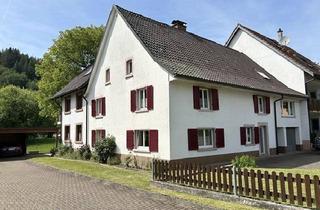 Haus kaufen in 79650 Schopfheim, Zweifamilienhaus mit Balkon, Garage und Doppelcarport