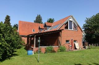 Haus kaufen in 27324 Hämelhausen, Hämelhausen: individuelles Zweifamilienhaus mit großem Garten in ruhiger Wohnlage