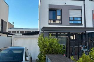Haus kaufen in 63477 Maintal, Maintal - Reihenendhaus mit Garage+PV+Wallbox+Überdachungen u.v.m.