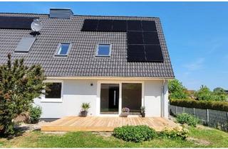 Doppelhaushälfte kaufen in 24217 Schönberg, Schönberg (Holstein) - Moderne DHH mit Wärmepumpe, PV & Fußbodenheizung - Kernsaniert