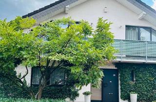 Villa kaufen in 32756 Detmold, Detmold - Villa mit Einliegerwohnung als vermietete Arztpraxis