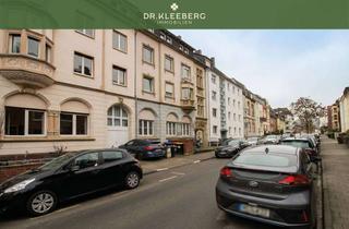 Wohnung kaufen in 48151 Münster, Stilvolle 4-Zimmer-Altbauwohnung mit zwei Balkonen im begehrten Josefsviertel von Münster