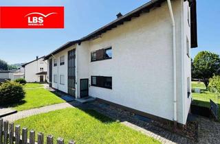 Wohnung kaufen in 63911 Klingenberg, Gemütlich geschnittene 3-Zi-Dachgeschosswohnung mit Süd-Loggia in kleiner Wohneinheit - bezugsfrei !