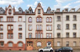 Wohnung kaufen in 76185 Mühlburg, Denkmalgeschützter Altbau mit Charakter – Zwei Wohnungen zum Preis einer großzügigen Altbaufläche