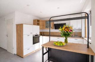 Wohnung kaufen in 75305 Neuenbürg, 4-Zimmer-Wohnung mit Terrasse+ kleinem Gartenbereich, Garage und eigener PV-Anlage auf dem Dach