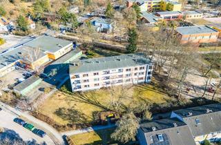 Wohnung kaufen in Gütergotzer Straße, 14165 Zehlendorf, Bezugsfrei! 4 Zimmer mit Sonnigem Balkon. Renovierungsbedürftig
