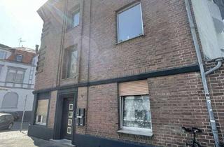 WG-Zimmer mieten in Kyffhäuser Sr. 17, 41061 Mönchengladbach, 1- Zimmer in Mädchen WG - In zentraler sanierter Wohnung mit zwei Bädern