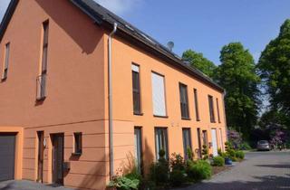 Haus mieten in Pferdebachstrasse 42a, 58455 Witten, Großzügiges Reihenmittelhaus, 2 Bäder, Garten, Terrasse, 7 Meter Garage in Witten!