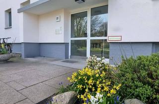 Wohnung kaufen in Papenmoorweg 21, 25469 Halstenbek, Helle vermietete 2-Zimmer-Wohnung mit Balkon in Halstenbek