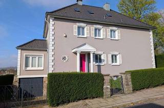 Villa kaufen in 45219 Kettwig, Ein Zuhause mit Seele – Stilvolle Stadtvilla mit ikonischem Charakter im Schmachtenbergsviertel