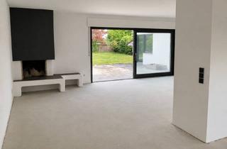 Haus kaufen in 76698 Ubstadt-Weiher, Seltene Gelegenheit: Winkelbungalow auf traumhaft eingewachsenem 976 m² Grundstück