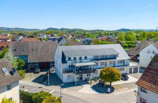 Wohnung kaufen in 78269 Volkertshausen, Renoviert, bezugsfrei, besonders - Großzügige Dachgeschosswohnung mit Balkon
