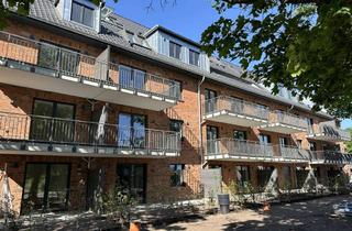 Wohnung mieten in Fahrenort 100, 22547 Lurup, Sonnige 2,5 Zimmer Wohnung mit großzügiger Bakon in Hamburg Lurup- Wentzel-Dr.