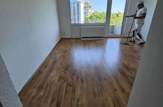 Wohnung mieten in Wüstenhöferstraße 200, 45355 Borbeck-Mitte, Schöne 30 m² 1-Zimmer Wohnung mit Balkon und Stellplatz