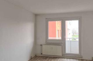 Wohnung mieten in Dr.-Kurt-Schumacher-Str. 12, 39576 Stendal, Geräumige 3-Zimmerwohnung mit Balkon!